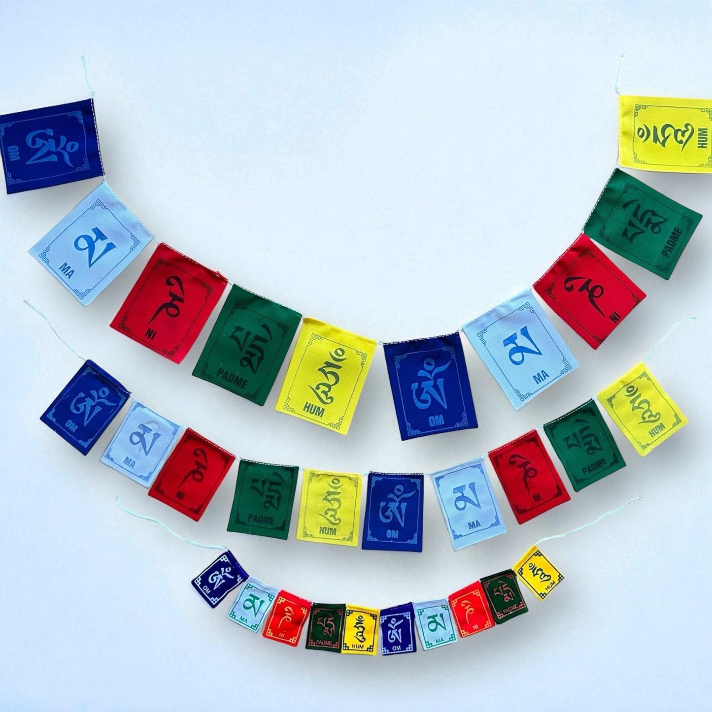 Tibetische Gebetsfahnen – Om Mani Padme Hum