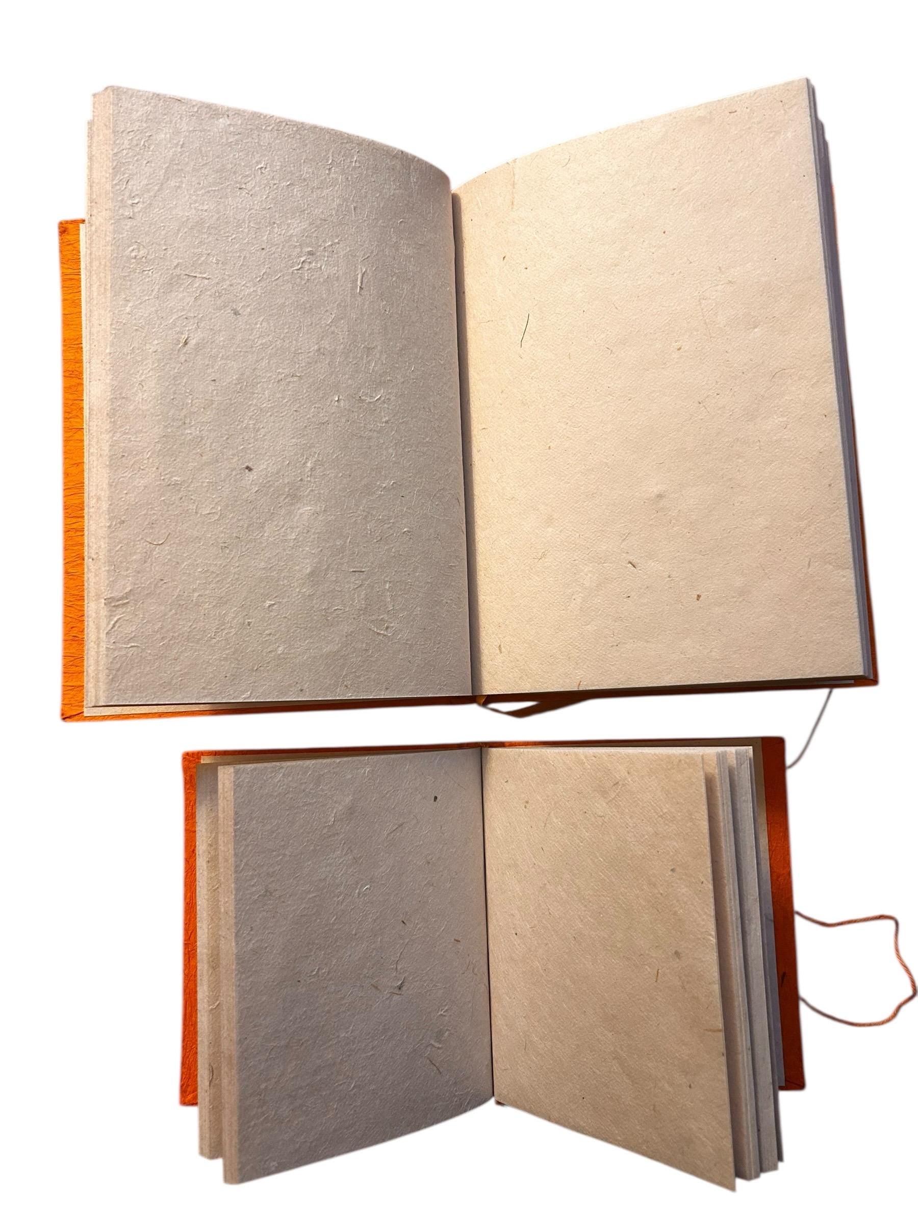 Edles, Handgemachtes Loktapapier Notizbuch mit Blattverzierung aus Nepal | 60 Seiten | Nachhaltiges Tagebuch, Eco Friendly Handmade Journal