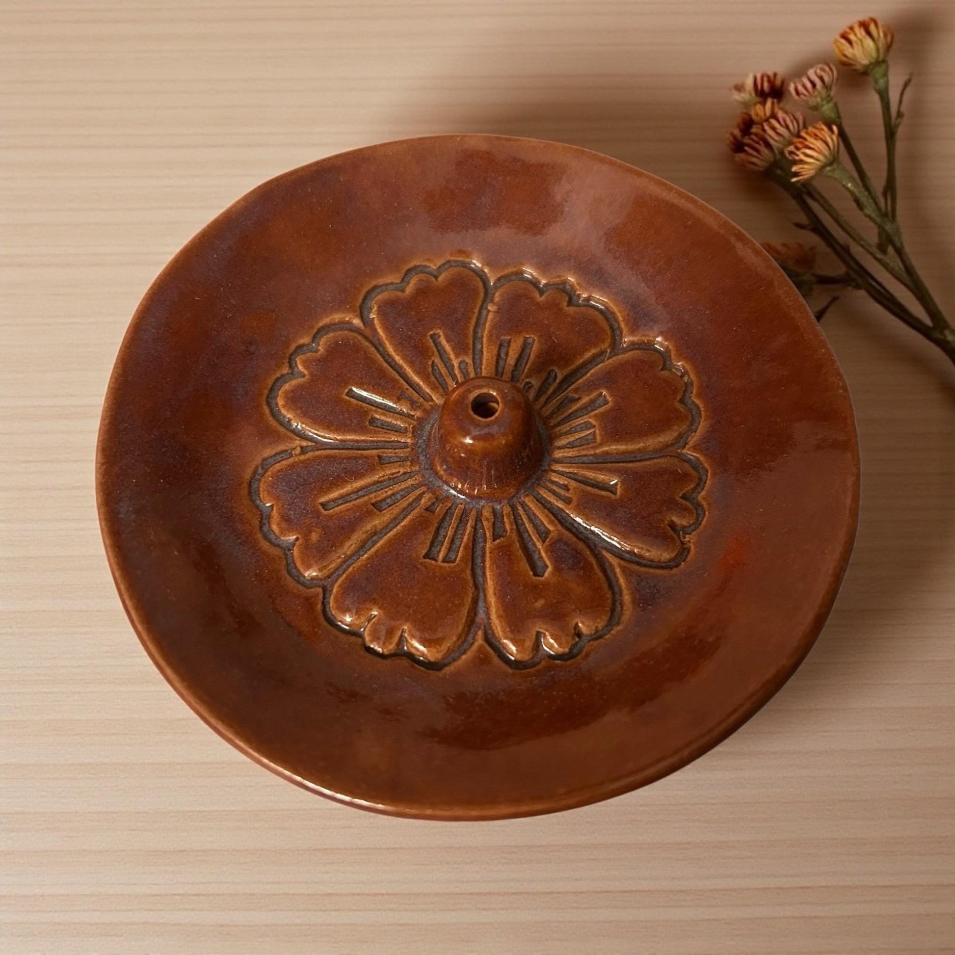 Räucherstäbchenhalter | Keramik Blume Glasiert | Handgetöpfert | Unikat Nepal | Fairtrade | Naturprodukt | Steingut Handgemacht