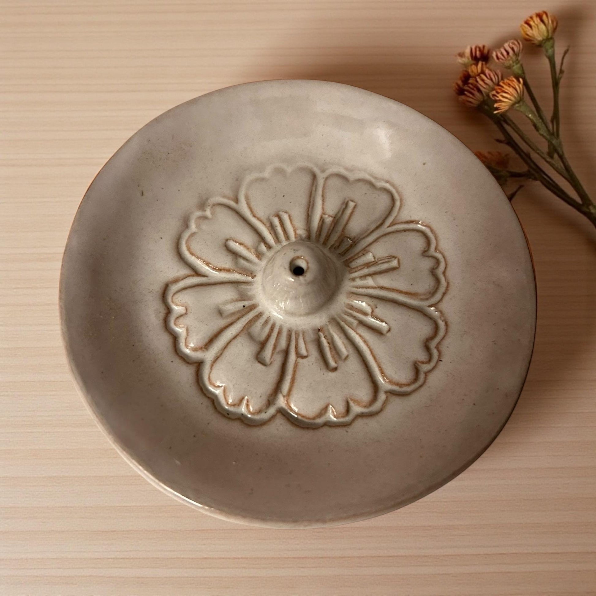 Räucherstäbchenhalter | Keramik Blume Glasiert | Handgetöpfert | Unikat Nepal | Fairtrade | Naturprodukt | Steingut Handgemacht