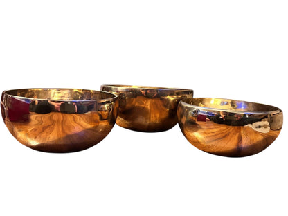 Handgefertigte Klangschale aus Nepal – Glatte Bronze Singing Bowl | Meditationsschale mit Kissen & Klöppel | Yoga, Meditation Sound Healing