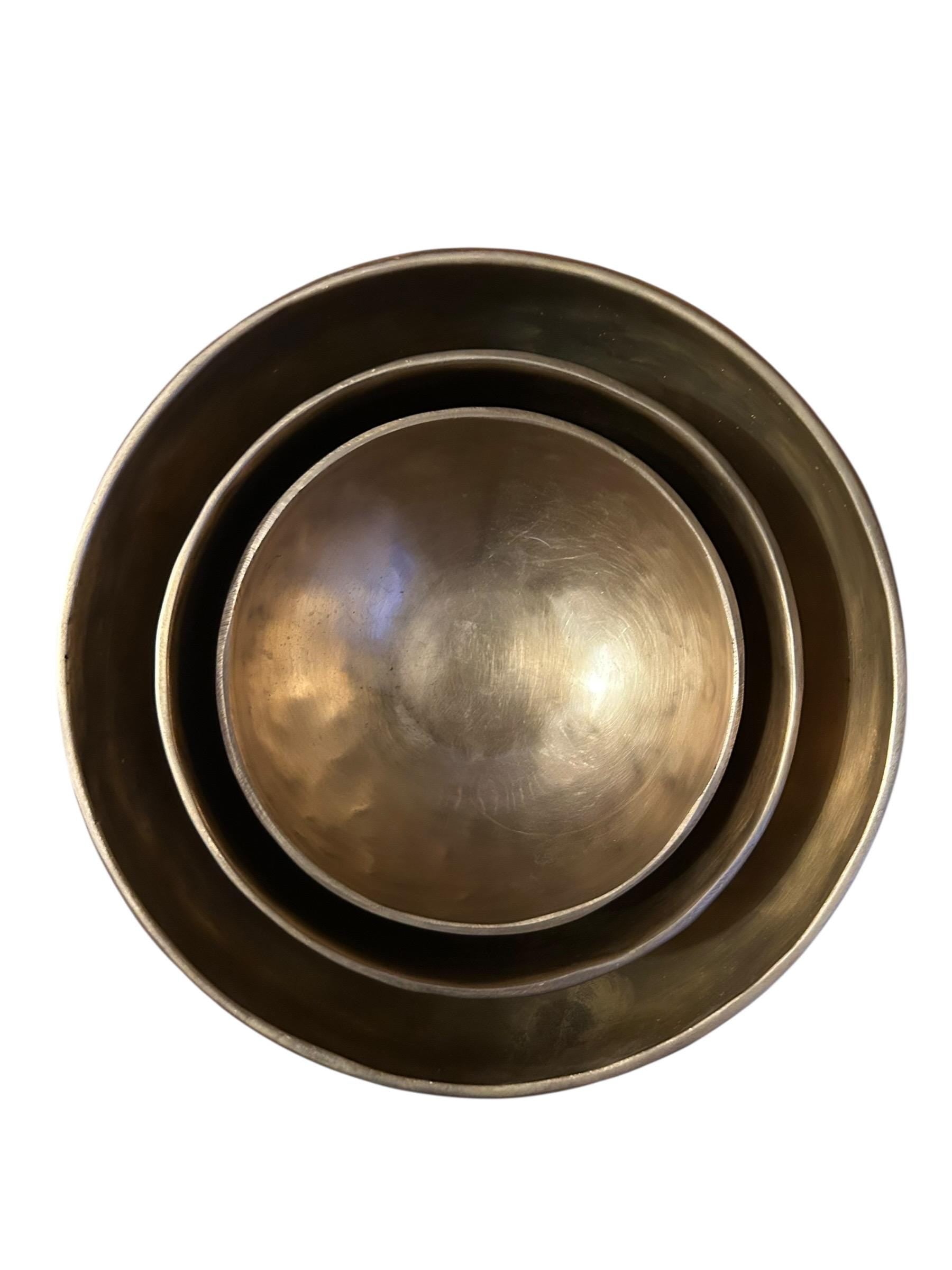 Handgefertigte Klangschale aus Nepal – Matte Bronze Singing Bowl | Meditationsschale mit Kissen & Klöppel | Yoga, Meditation Sound Healing