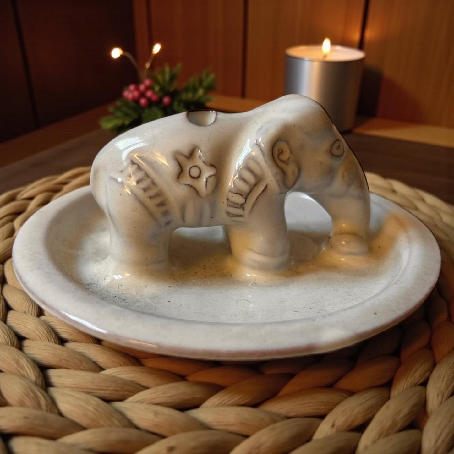 Räucherstäbchenhalter | Keramik Elefant Glasiert | Handgetöpfert | Unikat Nepal | Fairtrade | weiß | Naturprodukt | Steingut Handgemacht