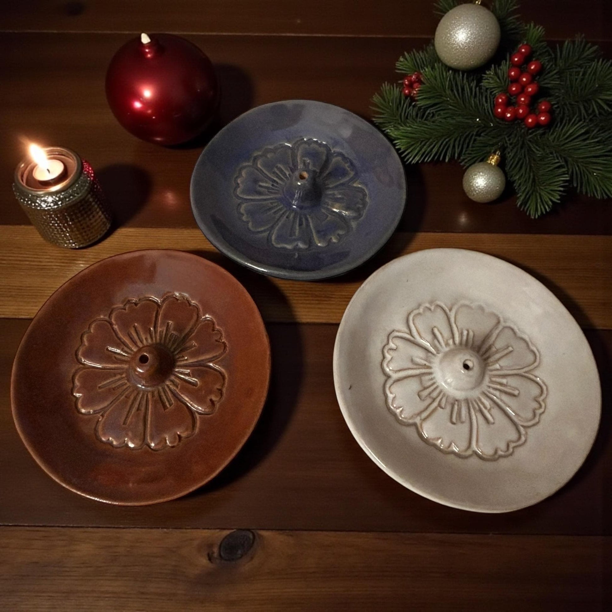 Räucherstäbchenhalter | Keramik Blume Glasiert | Handgetöpfert | Unikat Nepal | Fairtrade | Naturprodukt | Steingut Handgemacht