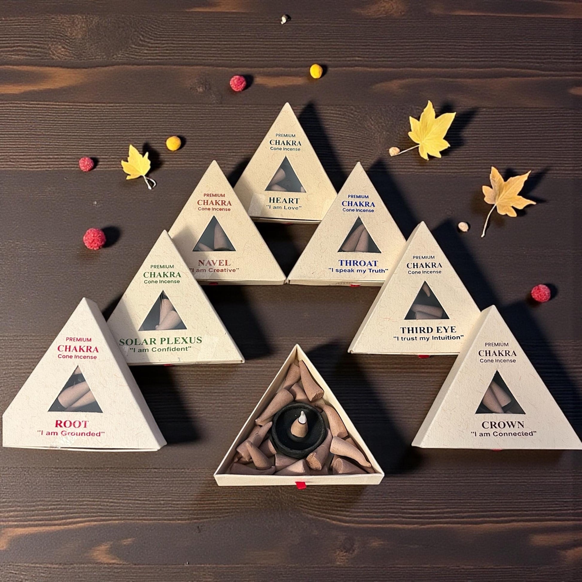 Räucherkegel Set – 7 Chakren inkl. Halter | Handgemacht in Nepal | Natur Räucherwerk für Meditation & Balance | Premium Chakra Cones Gift