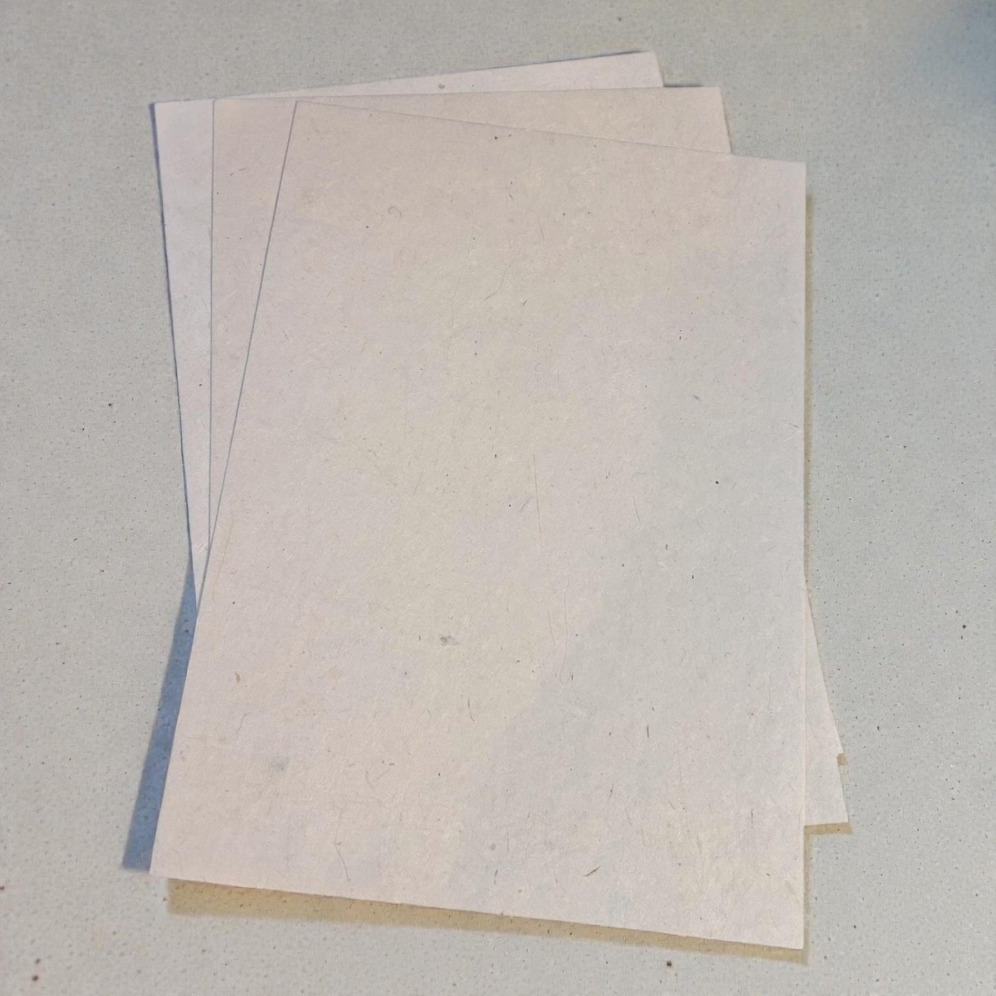 Lokta Papier A4 naturweiß – handgeschöpft in Nepal (40 gsm & 150 gsm) | DIY, Drucken, Karten, Journaling | 5/10/20 Blatt