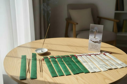 Sacred Scent Journey Räucherstäbchen Probierbox – 16 Duftsorten Set | 100 % natürlich + handgemacht | achtsames Meditation & Ritual Geschenk