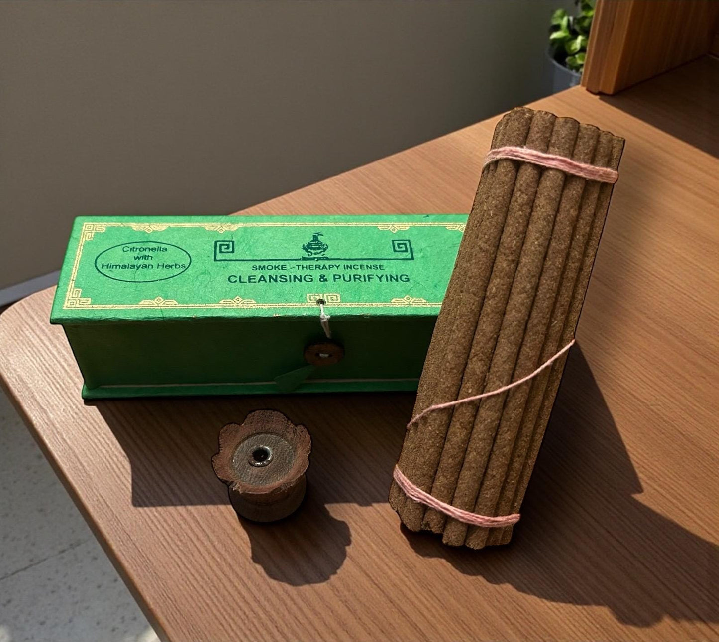Citronella Räucherstäbchen | Cleansing + Purifying | Hochwertige Box + Stäbchenhalter | Handgerollt | Nepal | Yoga Meditation Ayurveda