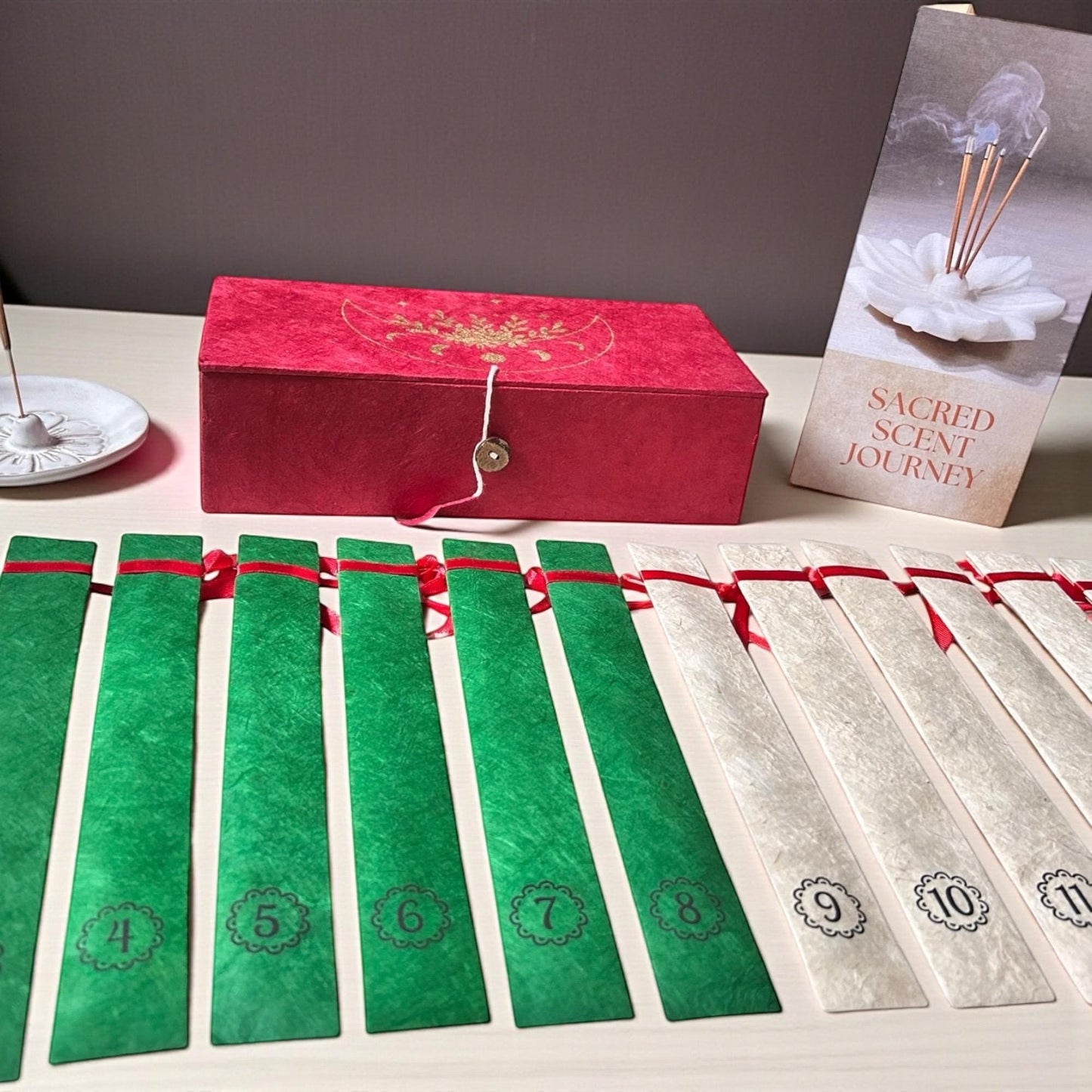 Sacred Scent Journey Räucherstäbchen Probierbox – 16 Duftsorten Set | 100 % natürlich + handgemacht | achtsames Meditation & Ritual Geschenk