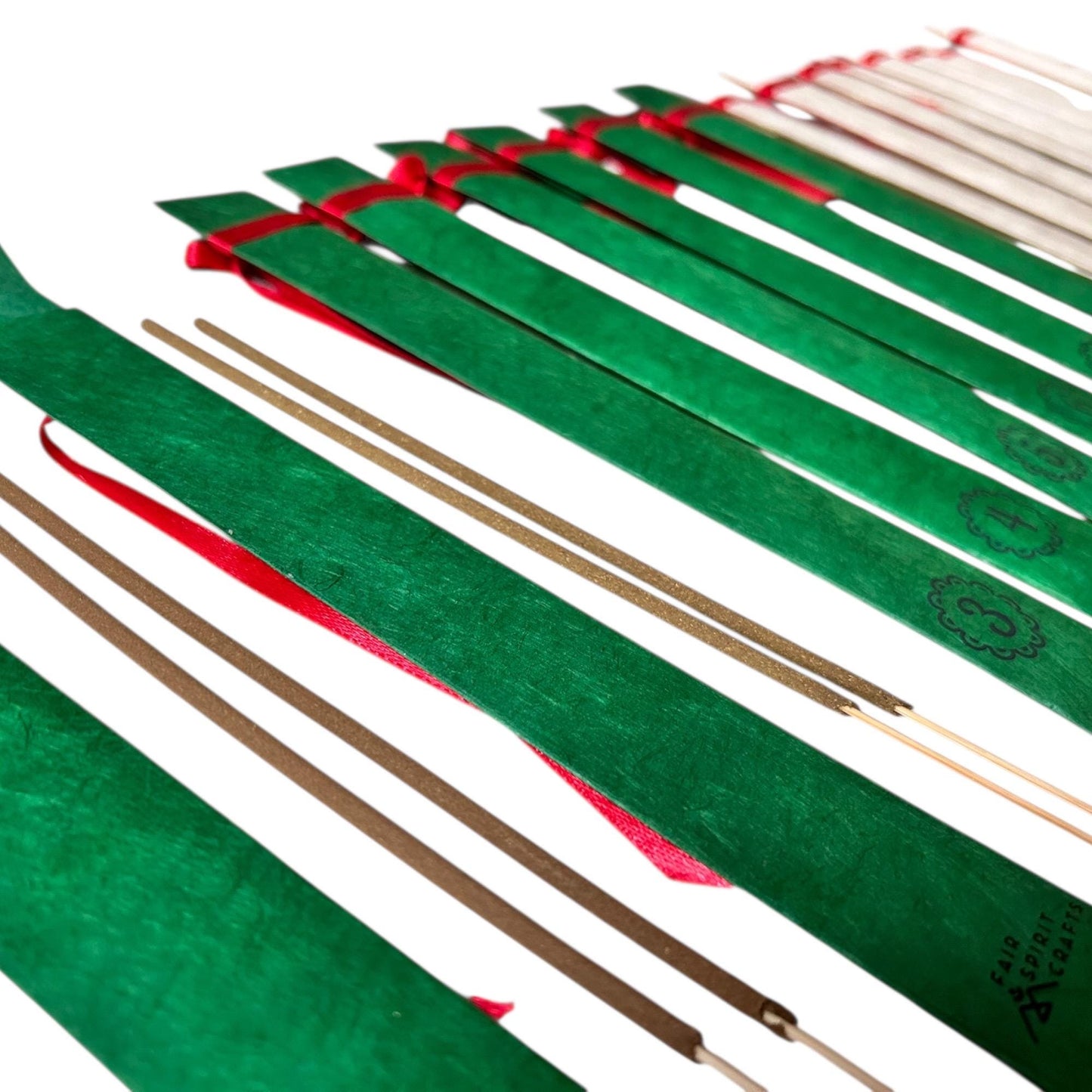 Sacred Scent Journey Räucherstäbchen Probierbox – 16 Duftsorten Set | 100 % natürlich + handgemacht | achtsames Meditation & Ritual Geschenk