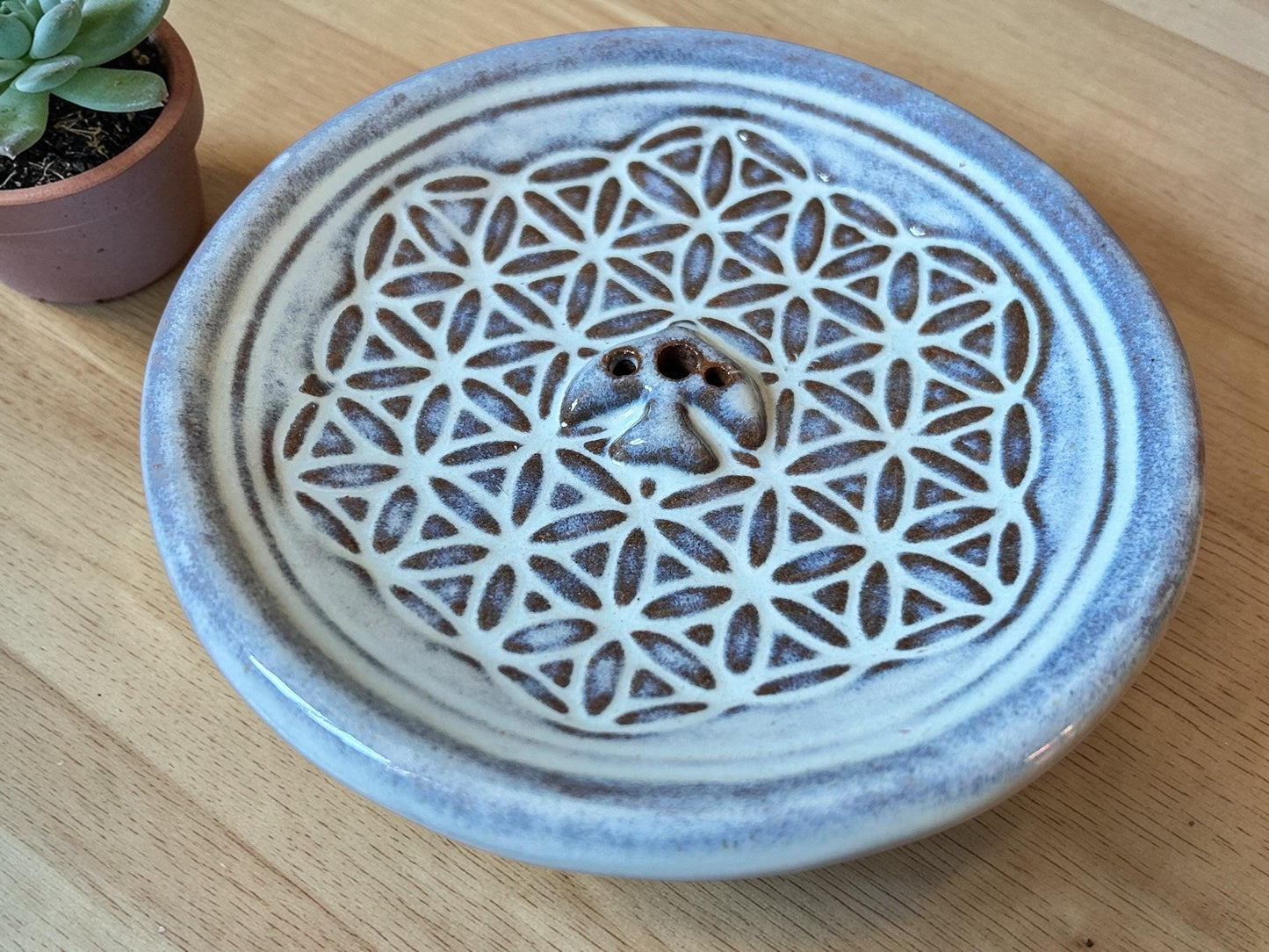 Räucherstäbchenhalter Blume des Lebens | Keramik Glasiert | Handgetöpfert in Nepal | Unikat | Naturprodukt | spirituelle Deko | Handgemacht