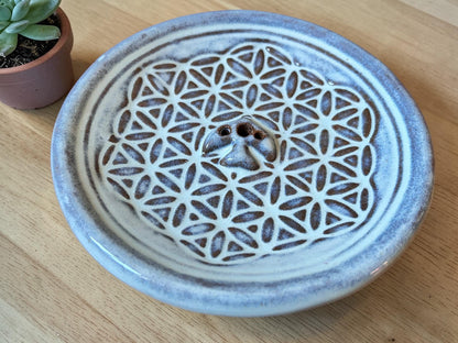 Räucherstäbchenhalter Blume des Lebens | Keramik Glasiert | Handgetöpfert in Nepal | Unikat | Naturprodukt | spirituelle Deko | Handgemacht