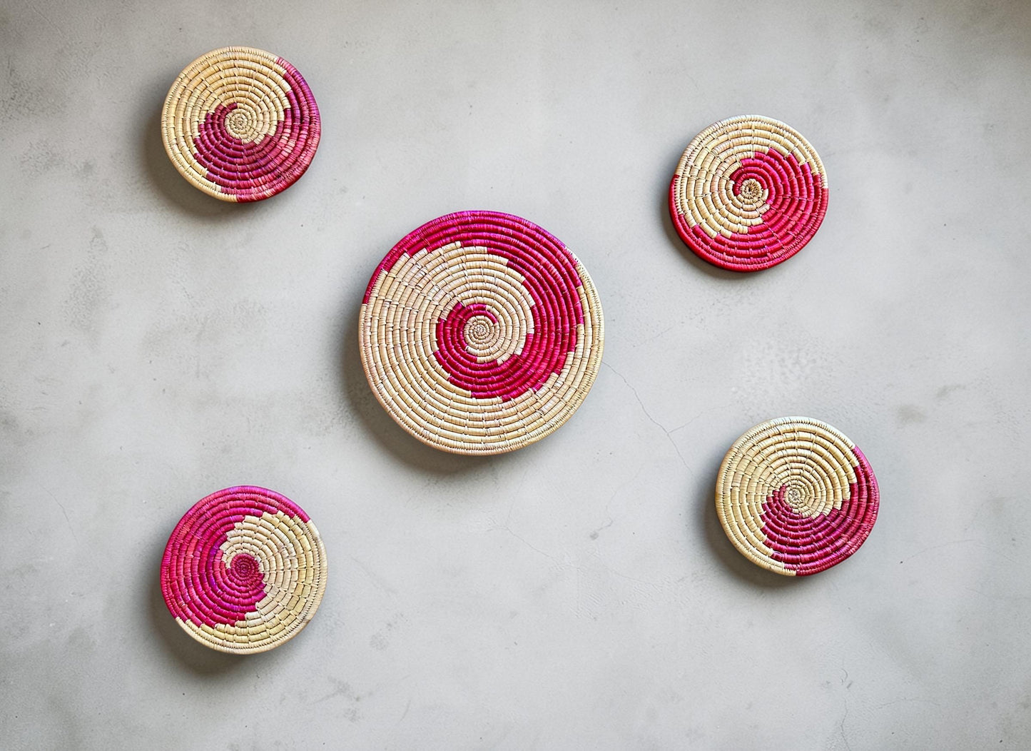 Boho Untersetzer & Wanddeko aus Naturfasern | Handgeflochten | Topfuntersetzer | Fair Trade aus Nepal | Moonj + Kansh Deko