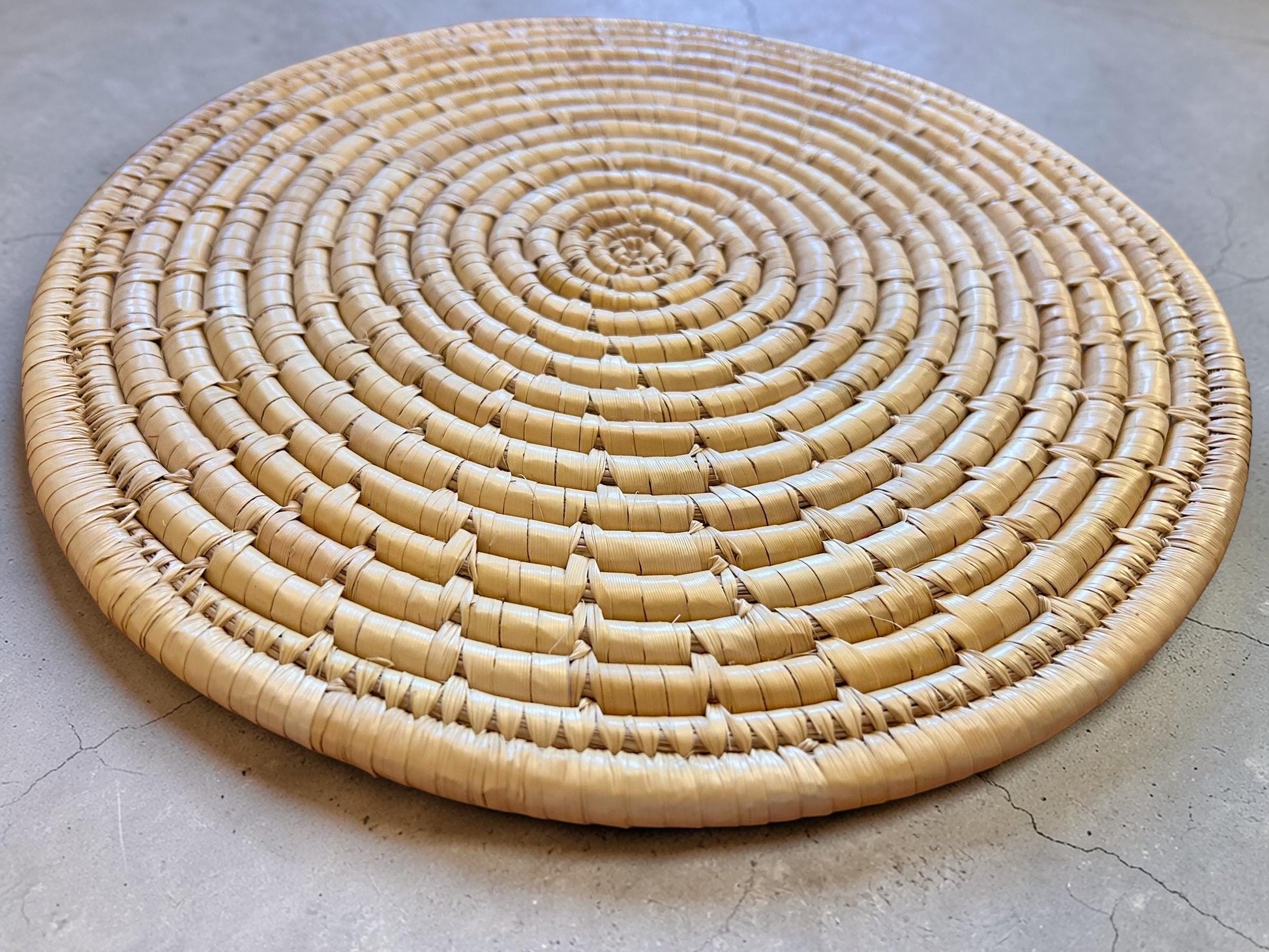 Boho Untersetzer & Wanddeko aus Naturfasern | Handgeflochten | Topfuntersetzer | Fair Trade aus Nepal | Moonj + Kansh Deko